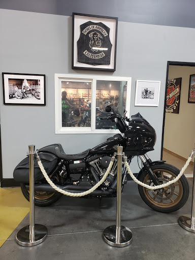 Harley-Davidson Dealer «Santa Clarita Harley-Davidson», reviews and photos, 21130 Centre Pointe Pkwy, Santa Clarita, CA 91350, USA