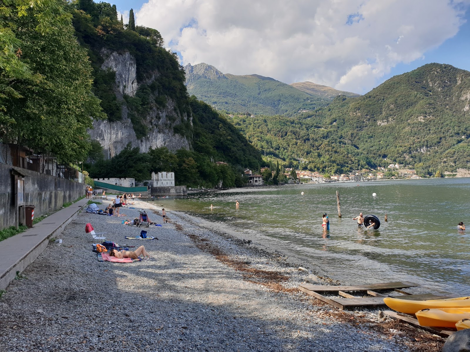 Spiaggia Lerai'in fotoğrafı biraz temiz temizlik seviyesi ile