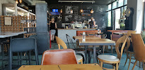 Atmosphère du Restaurant Chez les filles Bistro rapide & Coffee Shop à Challes-les-Eaux - n°14