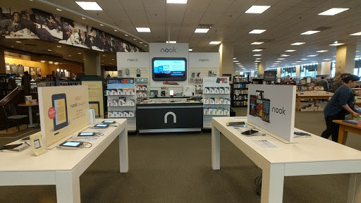Book Store «Barnes & Noble», reviews and photos, 210 Americana Way, Glendale, CA 91210, USA
