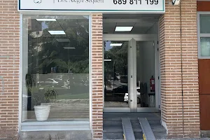 Centro Dental Griñon image