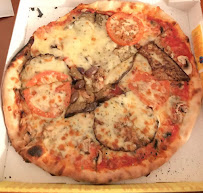 Plats et boissons du Pizzeria Mister Pizza à Antibes - n°12