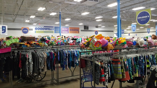 Thrift Store «Pebble Creek Goodwill Retail Store & Donation Center», reviews and photos, 15433 W McDowell Rd, Goodyear, AZ 85395, USA