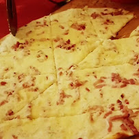 Tarte flambée du Restaurant de spécialités alsaciennes Restaurant La Cloche à Obernai - n°3