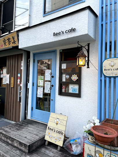 Bee’s cafe photo