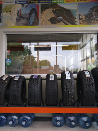 Tire Shop «Mavis Discount Tire», reviews and photos, 201 E Main St, East Islip, NY 11730, USA