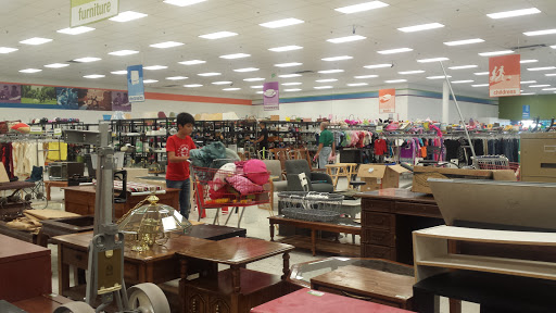 Thrift Store «Gilbert & Guadalupe Goodwill Retail Store & Donation Center», reviews and photos, 868 N Gilbert Rd, Gilbert, AZ 85234, USA