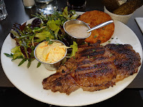Steak du Restaurant de hamburgers Schwartz's Deli à Paris - n°5
