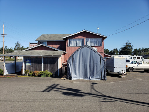 Laundromat «37th Street Coin Laundry», reviews and photos, 1856 37th St, Florence, OR 97439, USA