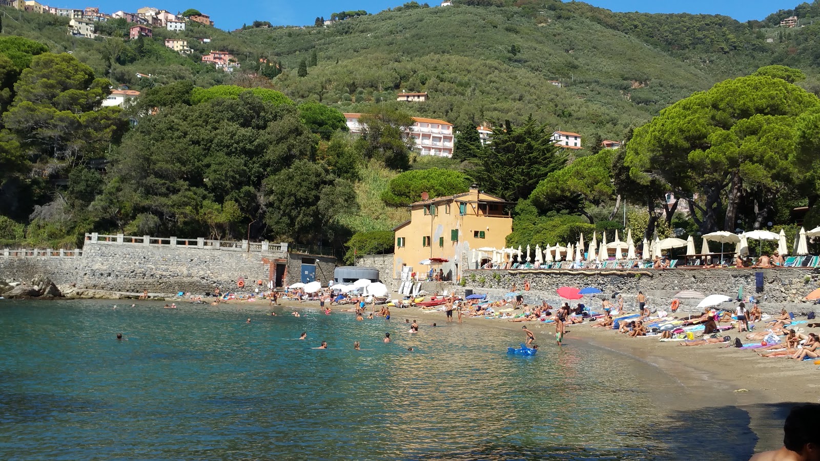 Φωτογραφία του Spiaggia Fiascherino με επίπεδο καθαριότητας εν μέρει καθαρό