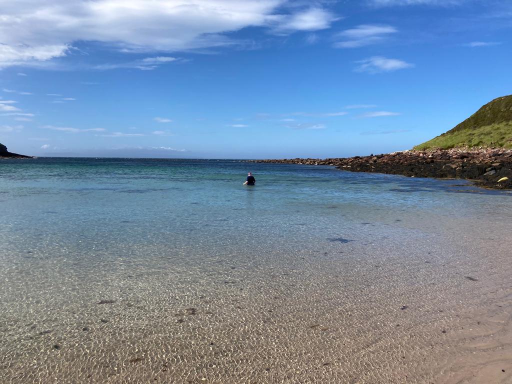 Valokuva Scotlands Haven Beachista. puhtaustasolla korkea