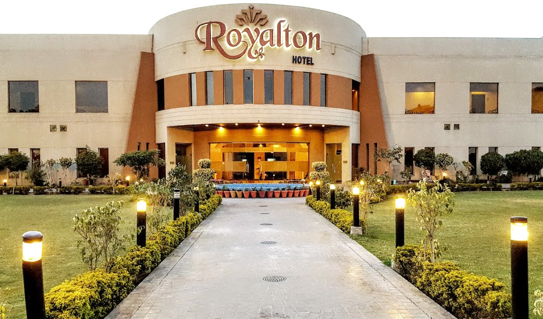 Royalton Hotel Faisalabad .