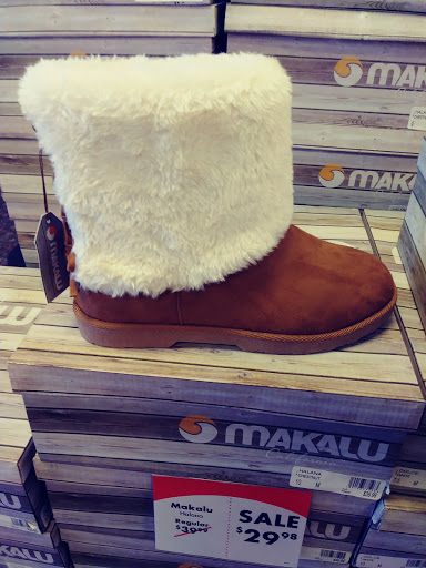 Shoe Store «Shoe Carnival», reviews and photos, 11772 W 95th St, Overland Park, KS 66214, USA