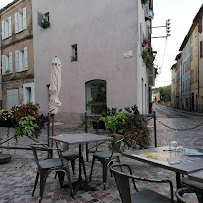 Atmosphère du Restaurant français Le Café Du Coin à Vallauris - n°2