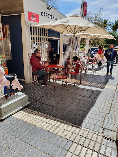 Cafetería Y Bar Pim Pan - Av. Juan Carlos I, 1B, 11130 Chiclana de la Frontera, Cádiz, Spain