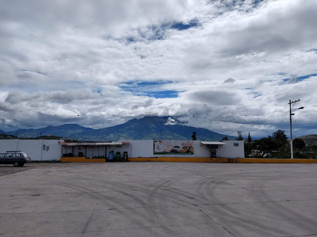 Estación de servicio YAHUARCOCHA - Ibarra