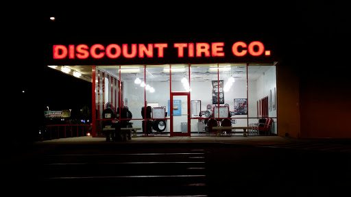 Tire Shop «Discount Tire Store», reviews and photos, 2422 E Bell Rd, Phoenix, AZ 85032, USA