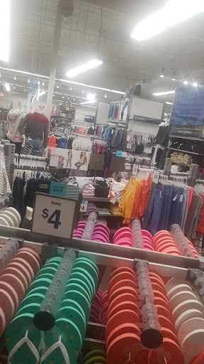 Clothing Store «Old Navy», reviews and photos, 25650 The Old Rd, Valencia, CA 91381, USA