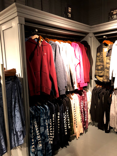Clothing Store «Hollister Co.», reviews and photos, 19575 Biscayne Blvd #1335, Aventura, FL 33180, USA