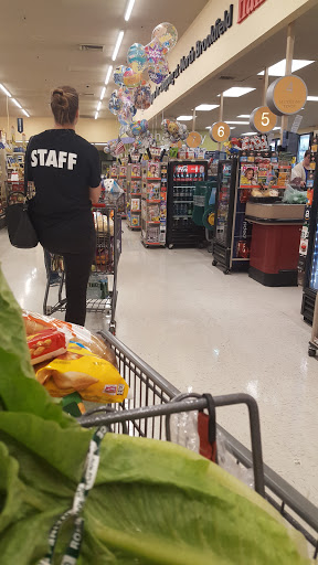 Grocery Store «Hannaford Supermarket», reviews and photos, 5 Gilbert St, North Brookfield, MA 01535, USA