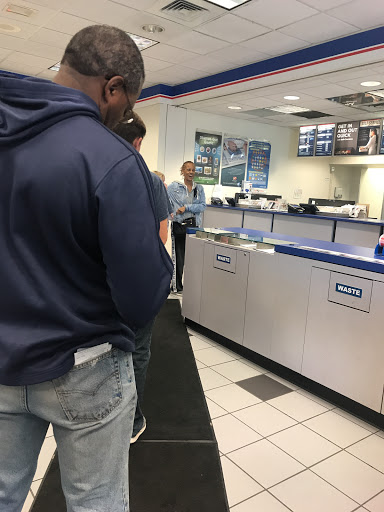 Post Office «United States Postal Service», reviews and photos, 22200 W Eleven Mile Rd, Southfield, MI 48037, USA