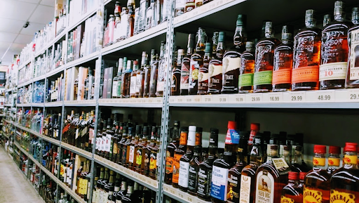 Liquor Store «Main Street Liquor», reviews and photos, 243 E 14 Mile Rd, Clawson, MI 48017, USA