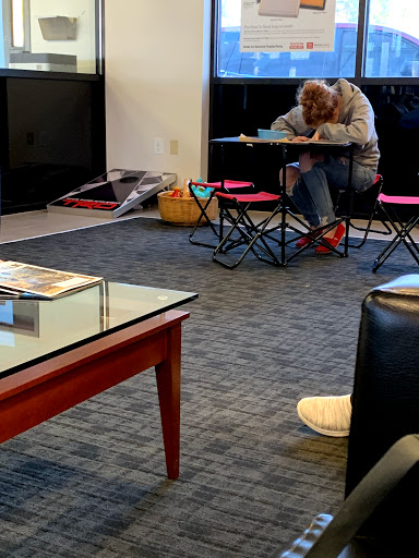 Toyota Dealer «Dick Hannah Toyota», reviews and photos, 2632 Coweeman Park Dr, Kelso, WA 98626, USA