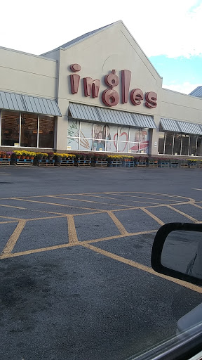 Grocery Store «Ingles Market», reviews and photos, 904 S Main St, Sweetwater, TN 37874, USA