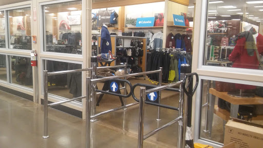 Shopping Mall «Gateway Shopping Center», reviews and photos, 9924 NE Halsey St, Portland, OR 97220, USA