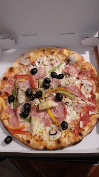 Plats et boissons du Pizzeria Pizza Venise. à Paris - n°3