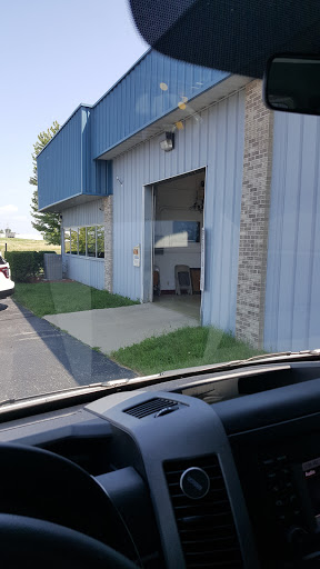 Auto Body Shop «Elkhorn Collision Center», reviews and photos, 245 Oconnor Dr, Elkhorn, WI 53121, USA