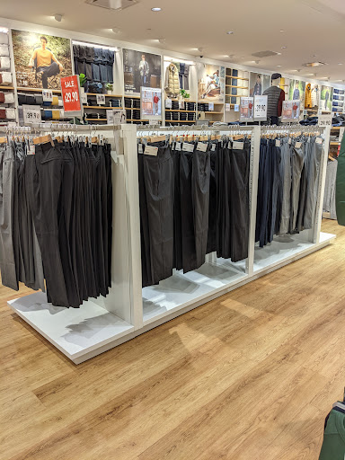 Shopping Mall «The Shops at Chestnut Hill», reviews and photos, 199 Boylston St, Chestnut Hill, MA 02467, USA