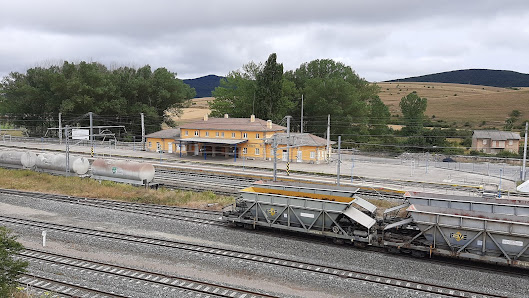 Estación de Mataporquera Adif C. de la Constitución, 17, 39410 Mataporquera, Cantabria, España