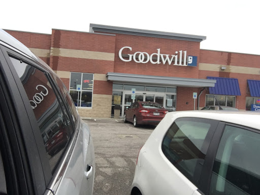 Thrift Store «Goodwill Industries of Greater Cleveland & East Central Ohio», reviews and photos, 16160 Pearl Rd, Strongsville, OH 44136, USA