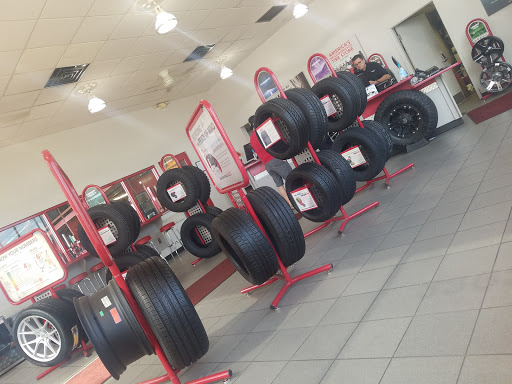 Tire Shop «Discount Tire Store - Clinton Township, MI», reviews and photos, 33633 Gratiot Ave, Charter Twp of Clinton, MI 48035, USA