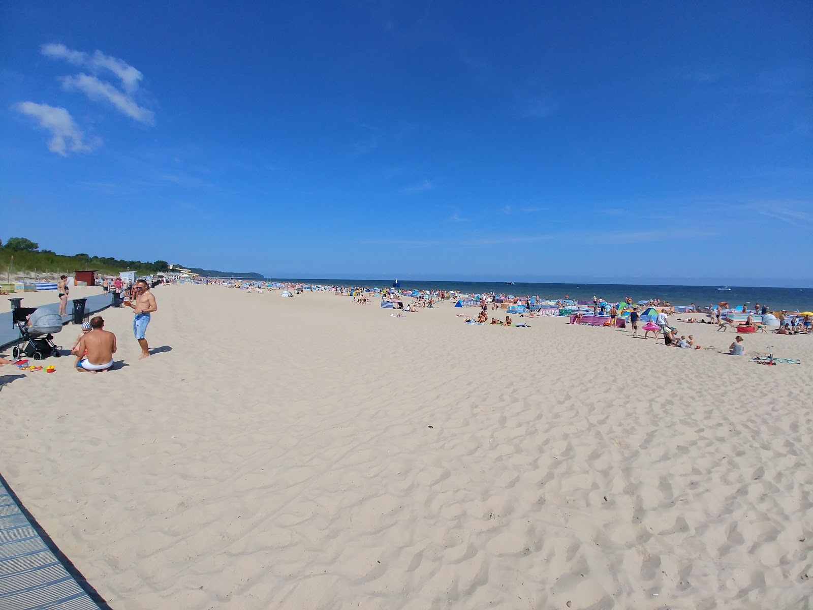Wladyslawowo Beach'in fotoğrafı düz ve uzun ile birlikte