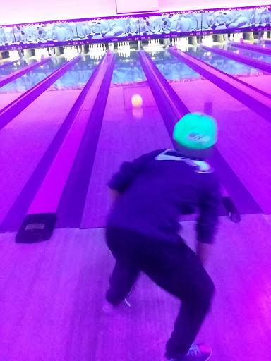 Bowling Alley «Bowlero Lanes Fun Center», reviews and photos, 4398 Monroe St, Toledo, OH 43613, USA