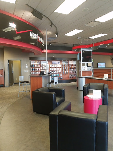Cell Phone Store «Verizon Authorized Retailer – Cellular Sales», reviews and photos, 4144 S Cleveland Ave #3, Fort Myers, FL 33901, USA