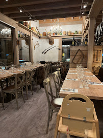 Atmosphère du Restaurant Simple & Meilleur · Saint-Martin-de-Belleville à Les Belleville - n°1