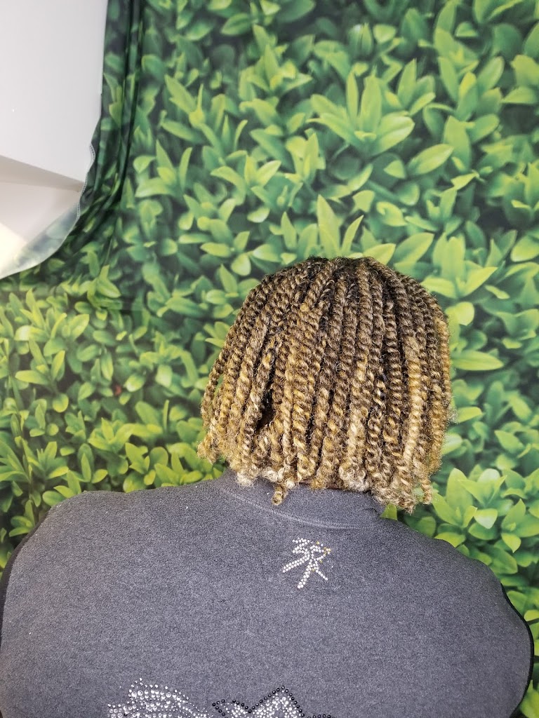 Angela hairstyle and braiding 20877
