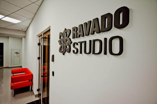 Ravado Studio школа танцев: кизомба, бачата, West Coast Swing; Вокальная школа; Студия звукозаписи