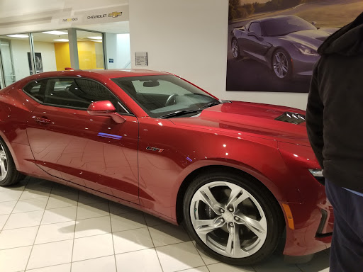 Chevrolet Dealer «Castle Chevy North», reviews and photos, 175 N Arlington Heights Rd, Elk Grove Village, IL 60007, USA