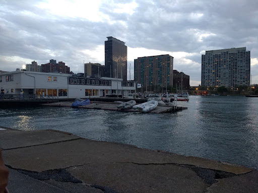 Grocery Store «Belmont Harbor Market», reviews and photos, 3170 N Sheridan Rd, Chicago, IL 60657, USA