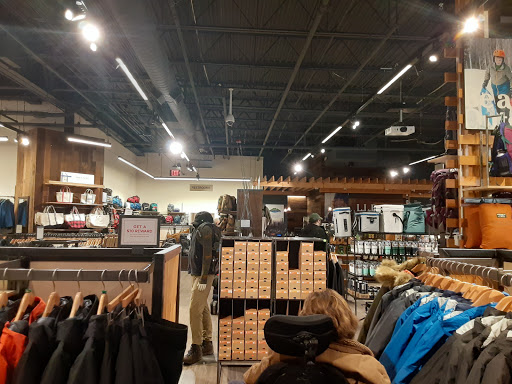 Clothing Store «L.L. Bean», reviews and photos, 25225 Cedar Rd, Lyndhurst, OH 44124, USA