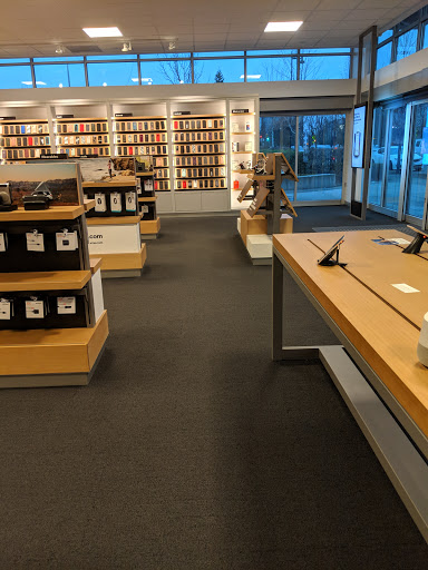 Cell Phone Store «Verizon», reviews and photos, 960 Park Ave N c, Renton, WA 98057, USA