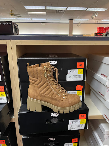 Shopping Mall «The Lakes Mall», reviews and photos, 5600 Harvey St, Muskegon, MI 49444, USA