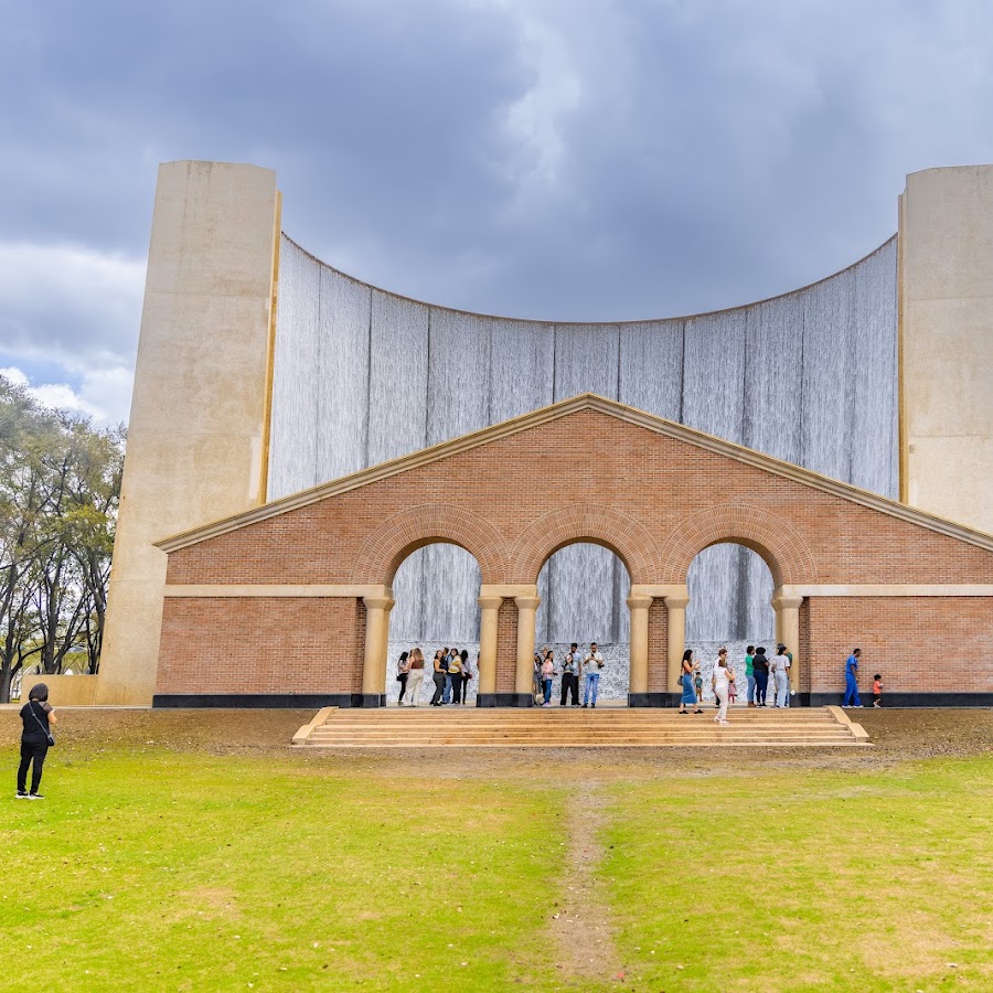 Gerald D. Hines Waterwall Park