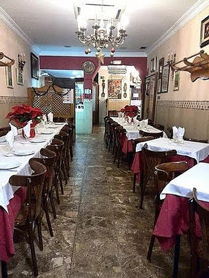 Restaurante El Bierzo - C. de Barbieri, 16, 28004 Madrid, Spain