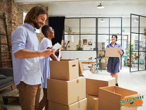 Moving Company «College Hunks Hauling Junk and Moving», reviews and photos, 39 Davenport St, Stamford, CT 06902, USA