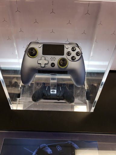 Video Game Store «GameStop», reviews and photos, 26601 Hoover Rd, Warren, MI 48089, USA